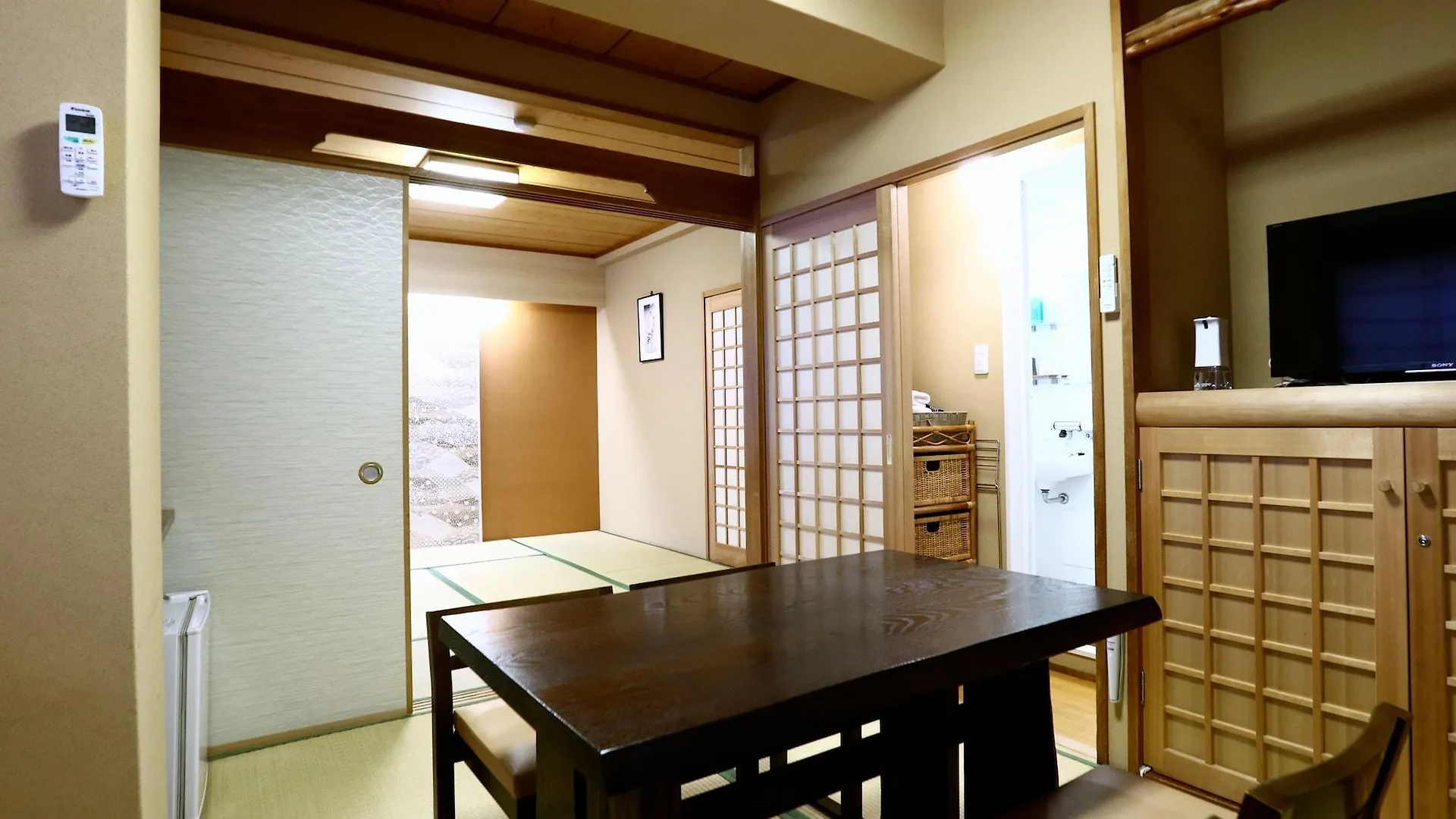 ***  Ryokan Kamogawa Asakusa Tokyo Japan